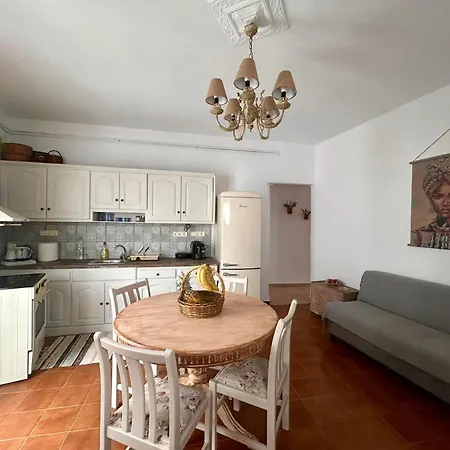 Spiretas 2 Naxos City